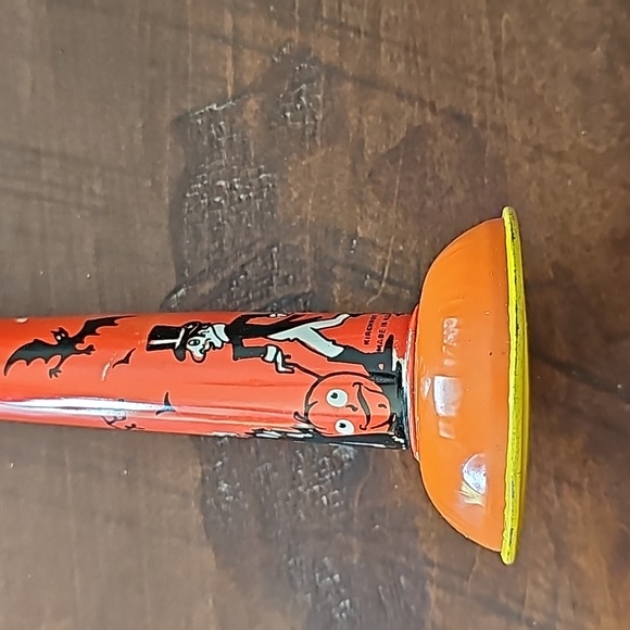 1960s Kirchhof Tin Lith Halloween Horn Noise Maker - Picture 5 of 17